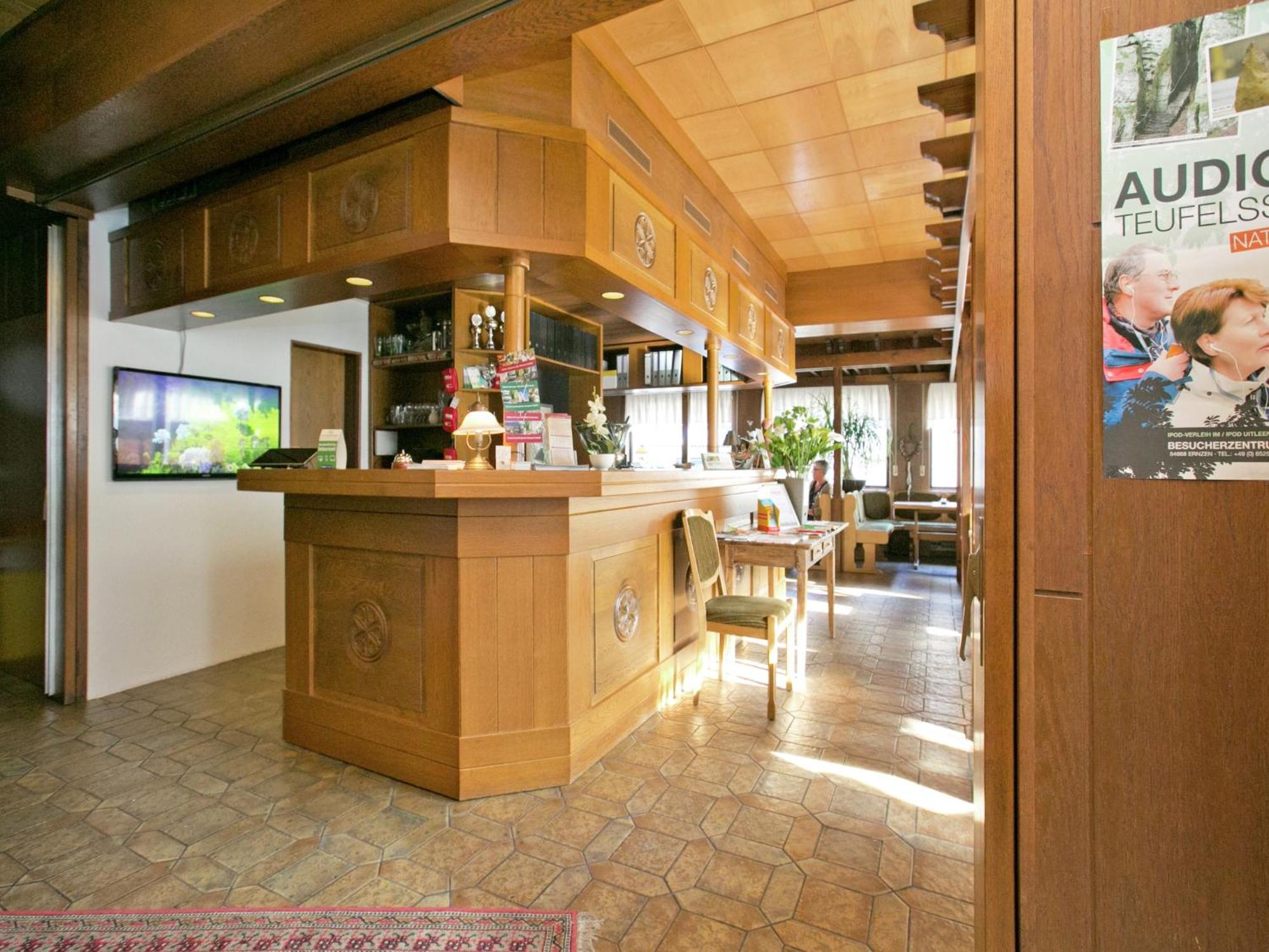 Apartment In Bollendorf With Forest View Luaran gambar