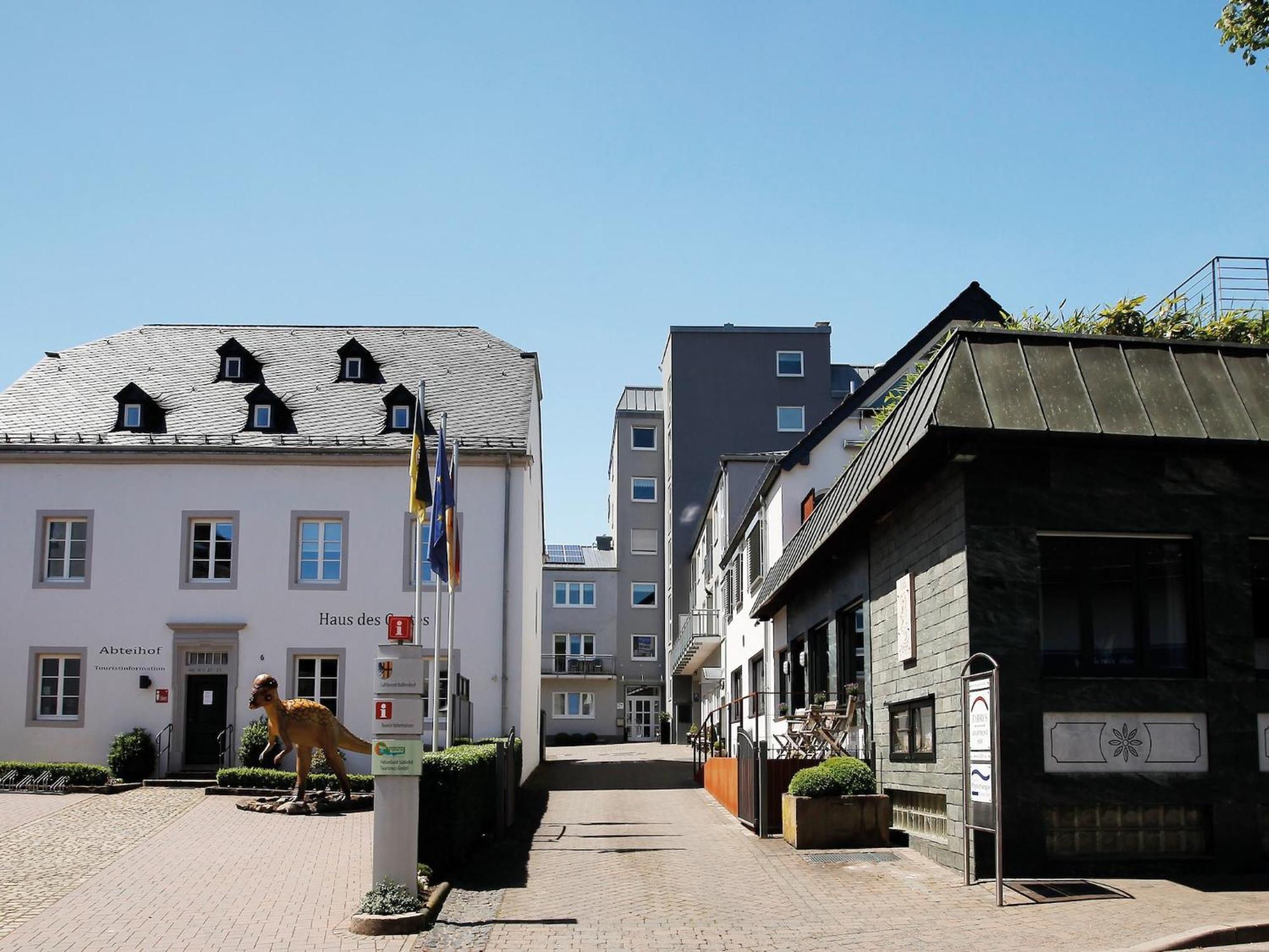 Apartment In Bollendorf With Forest View Luaran gambar